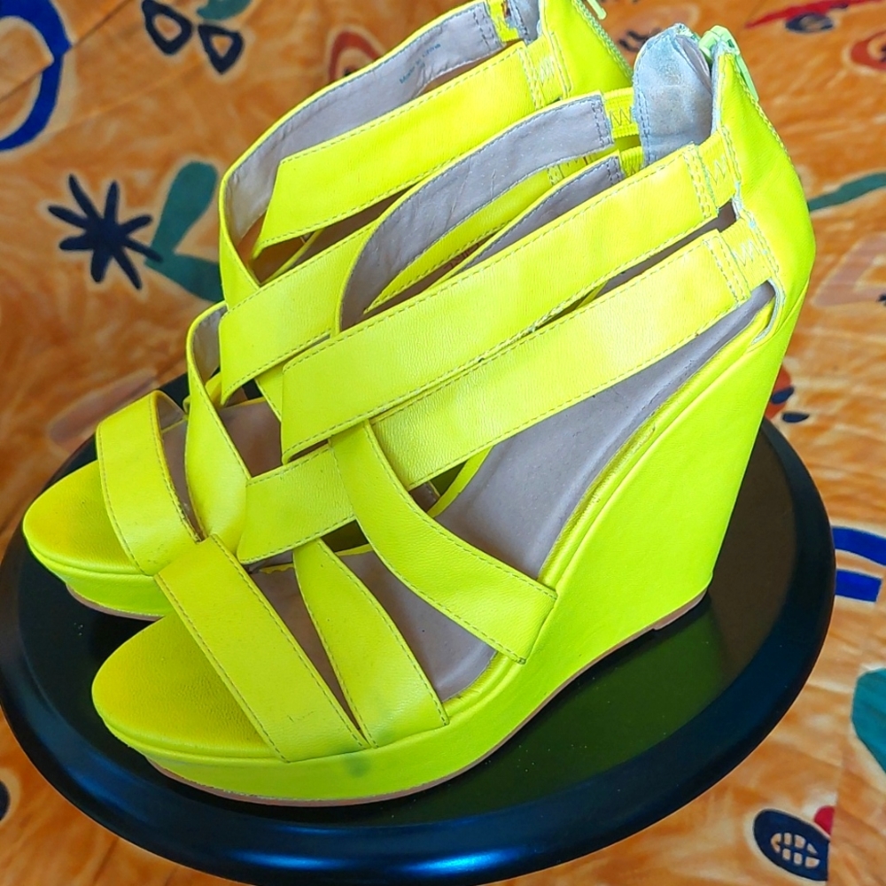 Material Girl wedges heels size US 9 / 39 EUR